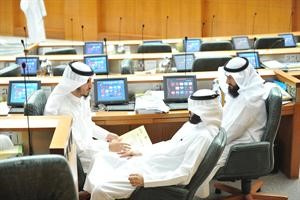 حديث جانبي بين محمد هايف وبدر الداهوم واسامة المناور
