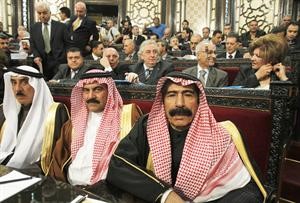 عدد من اعضاء البرلمان السوري الجديد خلال جلسته الاولى امس	رويترز﻿