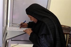 مسنة تختار مرشحها لرئاسة مصر امس