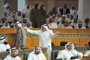 محمد الصقر منفعلا على الطبطبائي