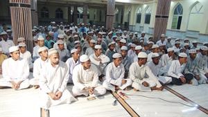 تنظيم الدروس للعمالة الوافدة احد انشطة اللجنة
