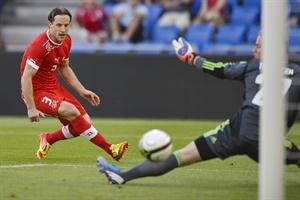 حارس المانيا مارك اندري فشل في التصدي لتسديدات السويسريين ودخل مرماه 5 اهداف افپ