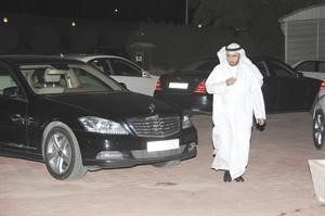 محمد الدلال متوجها للاجتماع