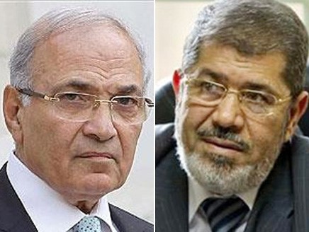 دمحمد مرسي والفريق احمد شفيق