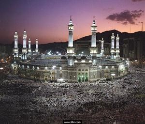 برلماني سعودي يطالب بتحديد عدد المعتمرين باعتباره ضرورة أمنية وإنسانية عاجلة