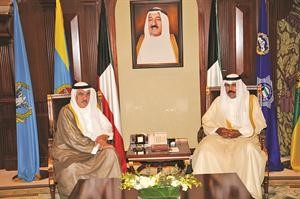 سمو ولي العهد الشيخ نواف الاحمد خلال لقائه مصطفى الشمالي﻿