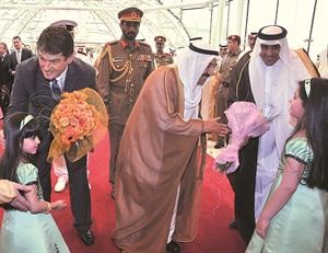 استقبال بالورود لصاحب السمو الامير والرئيس الالباني﻿