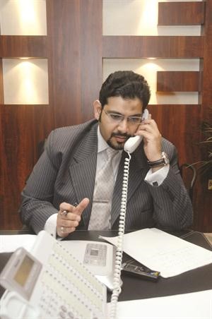 دعبدالمحسن الشمري استشاري الامراض الباطنية والغدد الصماء والسكر حسن حسيني
