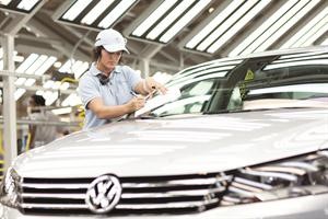 «فولكس واجن» تهدف لتقليص الأثر البيئي للسيارات التي تنتجها بنسبة 25% بحلول 2018
