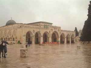 الفلسطينيون يحذرون من تغيير الواقع في المسجد الأقصى و إسرائيل قتلت 1456 طفلاً  منذ عام 2000