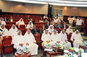 انس الصالح وعبدالعزيز الخالدي وداود السابج يتابعون ورشة العمل﻿