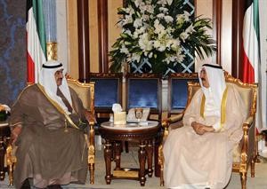 صاحب السمو الامير الشيخ صباح الاحمد مستقبلا سمو الشيخ ناصر المحمد﻿