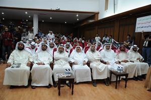 متابعة من الحضور للمتحدثين في المهرجان