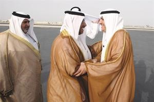 الصقر لدى وصوله الى الدوحة
