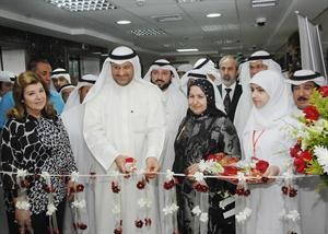 الوزير العبيدي مفتتحا جناحي جراحة النساء في مستشفى مبارك
