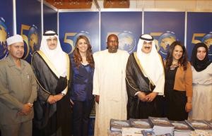 خالد الجارالله وسفيرا السنغال والصومال والسفير ضاري العجران في جناح الصندوق الكويتي﻿