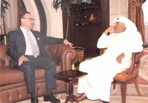 الشيخ علي العبدالله لدى استقباله السفير النمساوي ماريان وربا