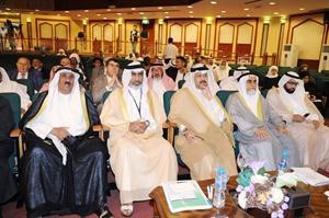جمع من كبار الحضور خلال الاحتفال
