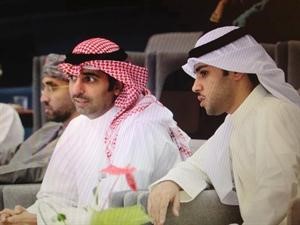 فهيد العجمي والشيخ نواف حمد المبارك يتابعان﻿
