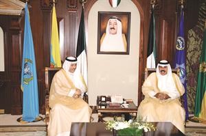 سمو ولي العهد الشيخ نواف الاحمد مستقبلا سمو رئيس الوزراء الشيخ جابر المبارك﻿