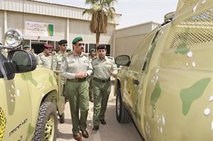 الفريق الدعي متفقدا بعض انتاجات الحرس
