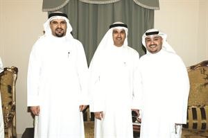 وسمي الوسمي متوسطا محمد المنصور واحمد عبدالله﻿