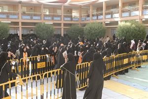 اقبال كبير من المراة اثناء ممارسة حقها فيالتصويت في الانتخابات
