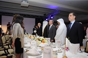 السفير اللبناني وعدد من الديبلوماسيين اثناء عزف السلام الوطني