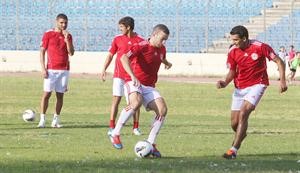 لاعبو لبنان في التدريب الاخير استعدادا للقاء قطر
