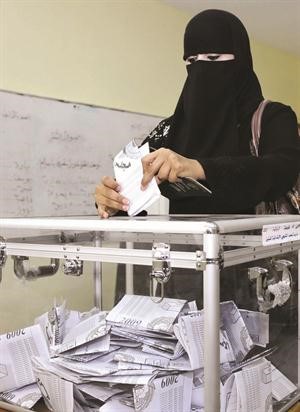 جدل كبير احدثه تصويت المراة في الكويت