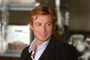 سايمون بيكر بطل «THE MENTALIST»: أحتاج لإغراء زوجتي لي وإلا سأنصرف عنها