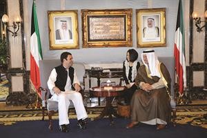 سمو رئيس الوزراء الشيخ جابر المبارك مستقبلا راهول غاندي
