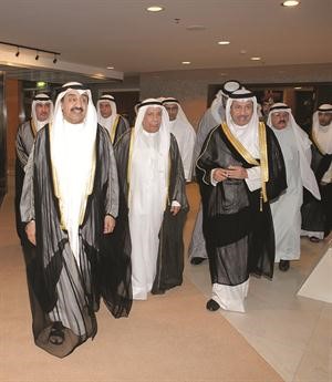 سمو رئيس الوزراء الشيخ جابر المبارك وجاسم الخرافي وعلي الغانم لدى وصولهم الى مقر الاحتفال﻿