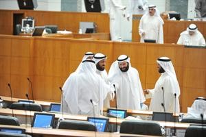 عمار العجمي ودفيصل المسلم وفلاح الصواغ﻿