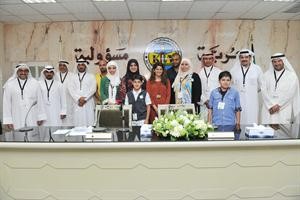 مسؤولو واعضاء المبرة التطوعية البيئية وفريق الغوص الكويتي في لقطة تذكارية سعود سالم
