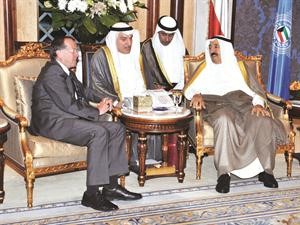 صاحب السمو الامير الشيخ صباح الاحمد مستقبلا مارتن كوبلر﻿