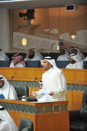 النائب مرزوق الغانم اثناء حديثه خلال الجلسة