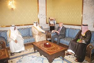 الشيخ صباح الخالد خلال لقائه ميغيل موراتينوس ﻿
