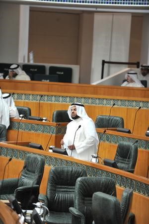 دمحمد الهطلاني متحدثا
