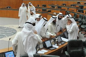 عبدالعزيز الابراهيم يشرح للنواب ماذا راى من مخالفات
