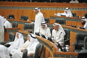 جانب من الجلسة ويبدو عدد من النواب والوزراء

