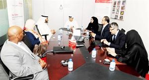 الوفد خلال زيارته هيئة الطرق في دبي﻿