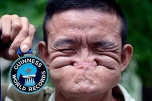 أبشع رجل في العالم يعرض 16000 دولار لمن يكسر رقمه القياسي