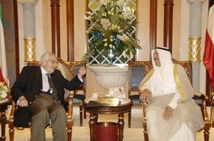 صاحب السمو الامير الشيخ صباح الاحمد مستقبلا غسان تويني عام 2008