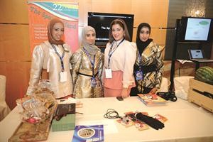 المهندسات دلال المهيني وعائشة المرزوق ودانة السبع ورقية الشريدة	﻿