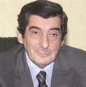 ايلي الفرزلي﻿