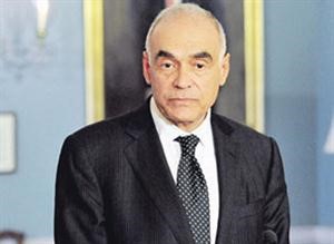 محمد كامل عمرو