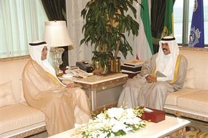 سمو ولي العهد الشيخ نواف الاحمد مستقبلا احمد المليفي