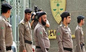 15 مصرياً بالسعودية يعتدون على رجال شرطة أثناء القبض على صديق لهم