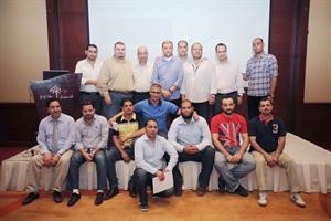 احمد رمضان ومحمد خنفر يتوسطان المشاركين في الندوة هاني عبدالله
